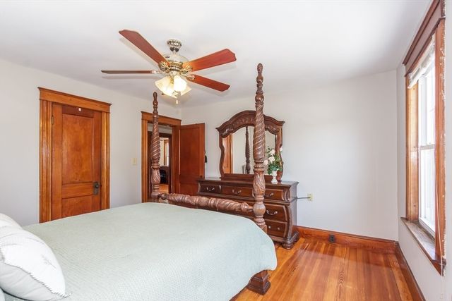 242 Beacon St, Lowell, MA 01850