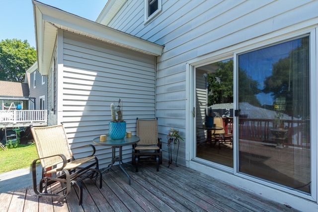 242 Beacon St, Lowell, MA 01850
