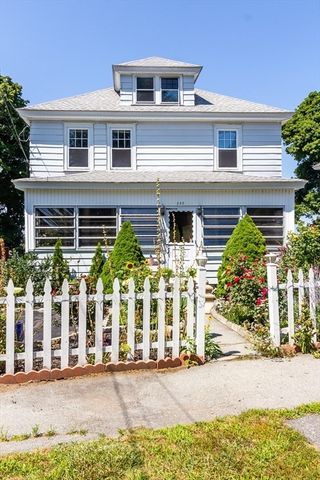 242 Beacon St, Lowell, MA 01850