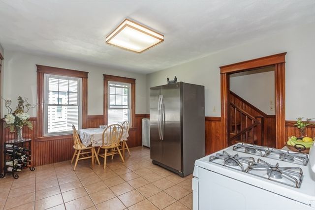 242 Beacon St, Lowell, MA 01850