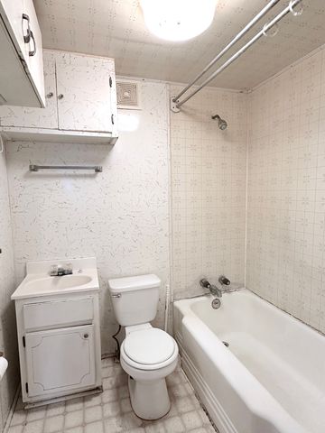 1821 Division Street, Murphysboro, IL 62966