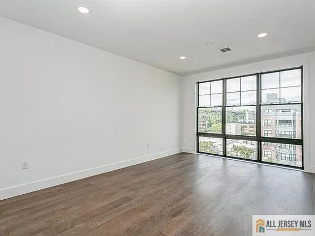 386 5th Street 301, Jersey City, NJ 07302