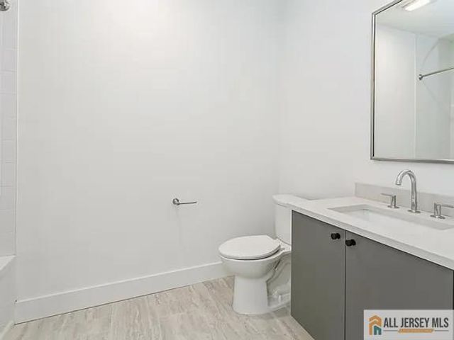 386 5th Street 301, Jersey City, NJ 07302