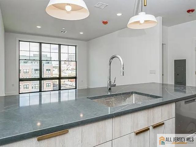 386 5th Street 301, Jersey City, NJ 07302