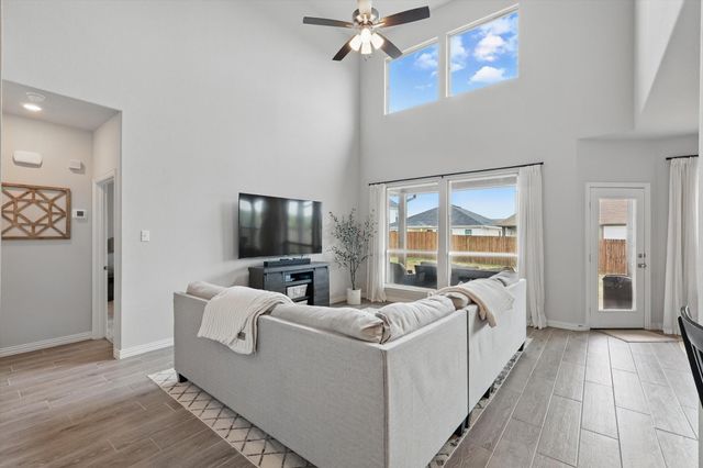 2400 Peebles Lane, Denton, TX 76207