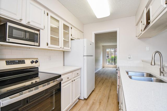 5001 Lamonte Lane 14, Houston, TX 77092