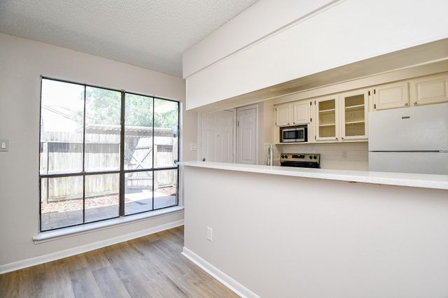 5001 Lamonte Lane 14, Houston, TX 77092