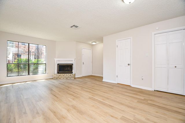 5001 Lamonte Lane 14, Houston, TX 77092