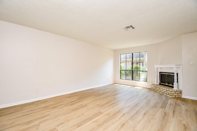 5001 Lamonte Lane 14, Houston, TX 77092