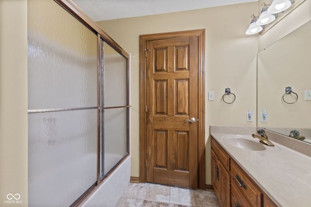 1489 Eagle Trace Drive, Greenwood, IN 46143