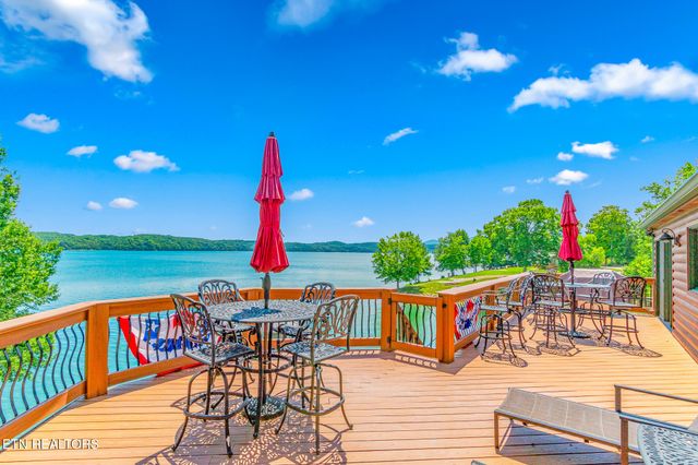 2114 Bridge View Drive, Dandridge, TN 37725