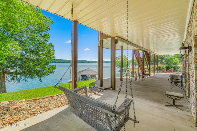 2114 Bridge View Drive, Dandridge, TN 37725