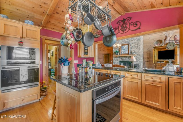 2114 Bridge View Drive, Dandridge, TN 37725