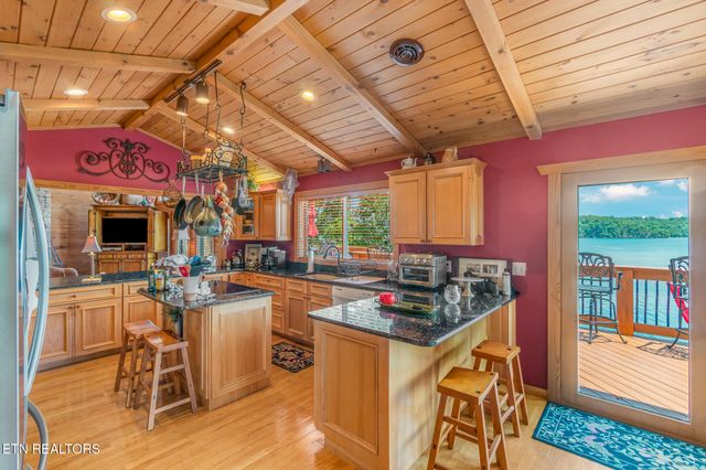 2114 Bridge View Drive, Dandridge, TN 37725