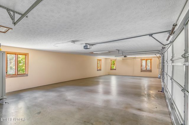 2114 Bridge View Drive, Dandridge, TN 37725