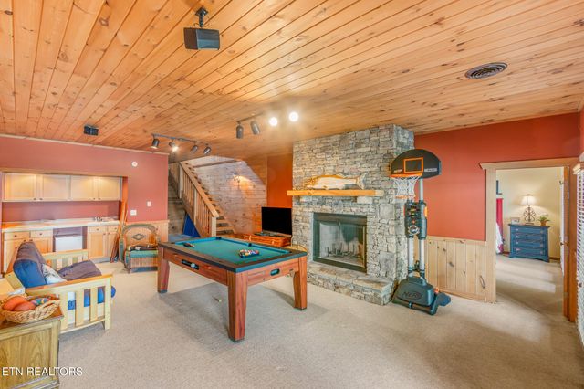 2114 Bridge View Drive, Dandridge, TN 37725