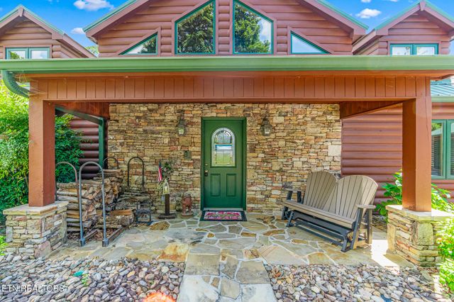 2114 Bridge View Drive, Dandridge, TN 37725