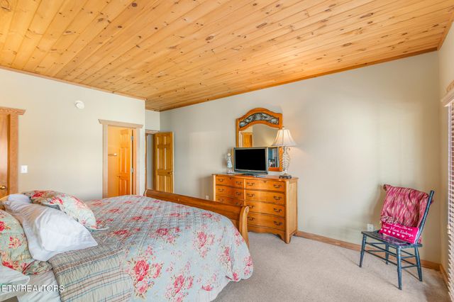 2114 Bridge View Drive, Dandridge, TN 37725