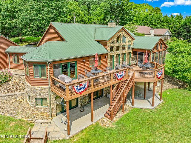 2114 Bridge View Drive, Dandridge, TN 37725
