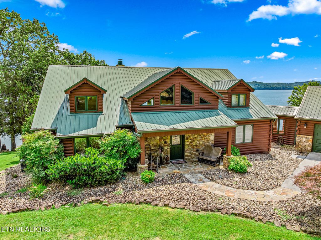 2114 Bridge View Drive, Dandridge, TN 37725