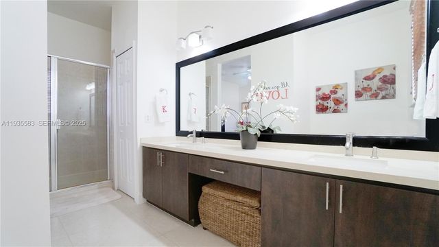 928 SW 154th Path 928, Miami, FL 33194