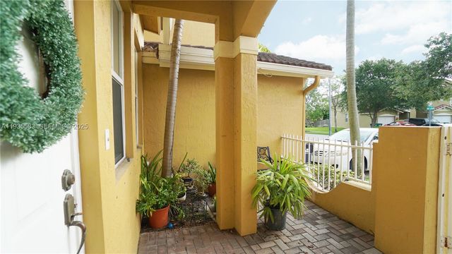 928 SW 154th Path 928, Miami, FL 33194