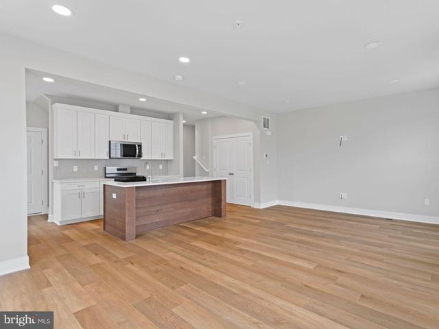 1130 ALDEN ST, Mount Joy, PA 17552