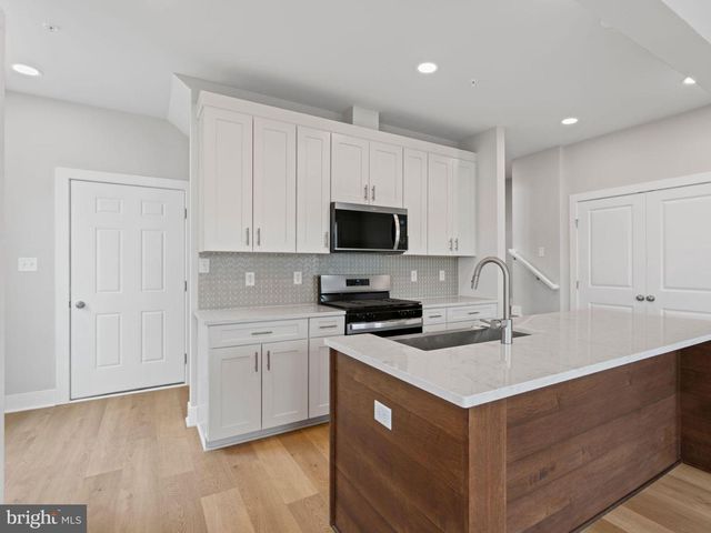 1130 ALDEN ST, Mount Joy, PA 17552