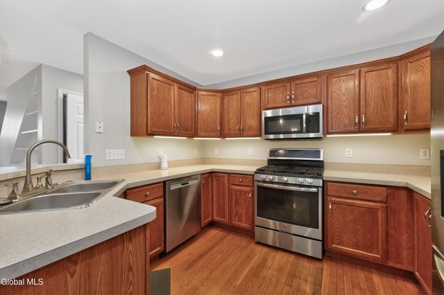 5 Carriage Way, Waterford, NY 12188