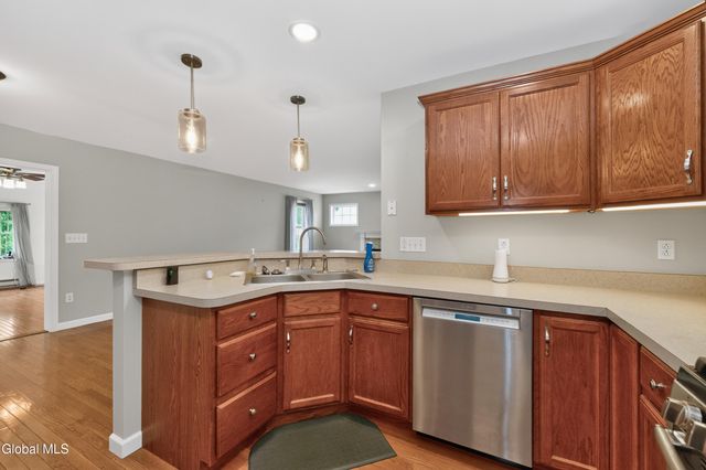 5 Carriage Way, Waterford, NY 12188