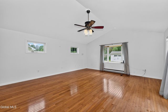 5 Carriage Way, Waterford, NY 12188