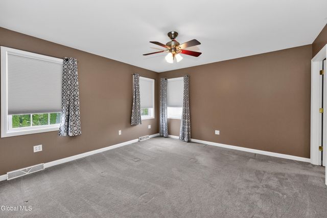 5 Carriage Way, Waterford, NY 12188