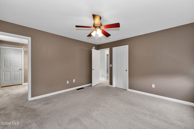 5 Carriage Way, Waterford, NY 12188