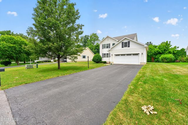 5 Carriage Way, Waterford, NY 12188