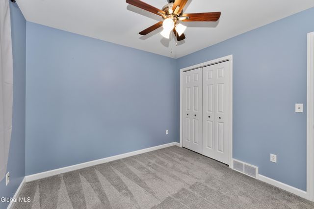 5 Carriage Way, Waterford, NY 12188