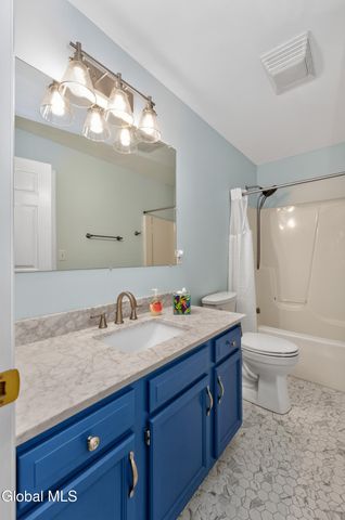 5 Carriage Way, Waterford, NY 12188
