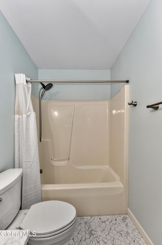 5 Carriage Way, Waterford, NY 12188