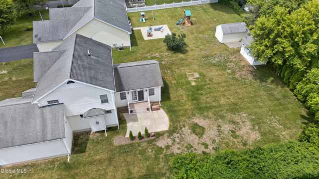 5 Carriage Way, Waterford, NY 12188