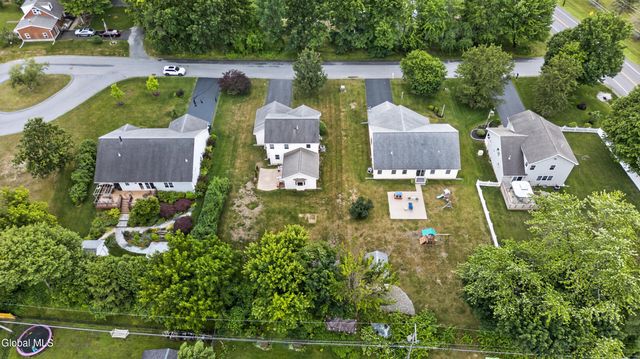 5 Carriage Way, Waterford, NY 12188