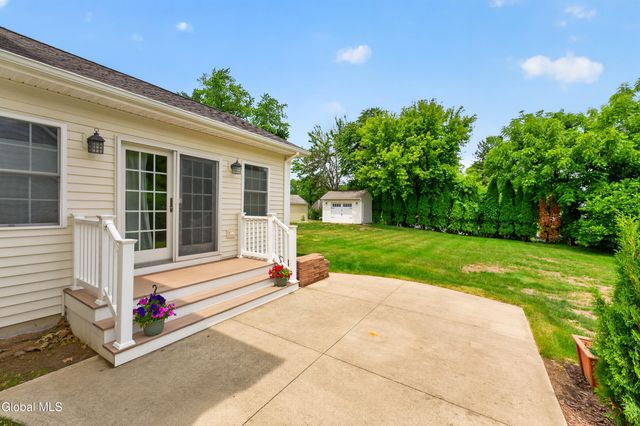 5 Carriage Way, Waterford, NY 12188