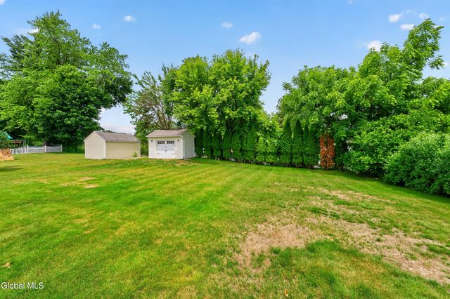 5 Carriage Way, Waterford, NY 12188