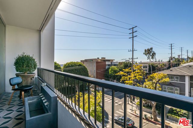 1100 Alta Loma Road 608, West Hollywood, CA 90069