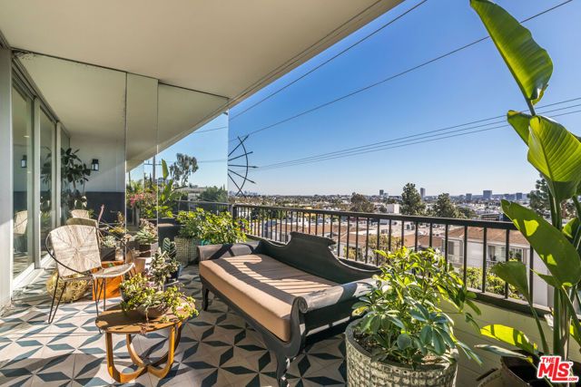 1100 Alta Loma Road 608, West Hollywood, CA 90069