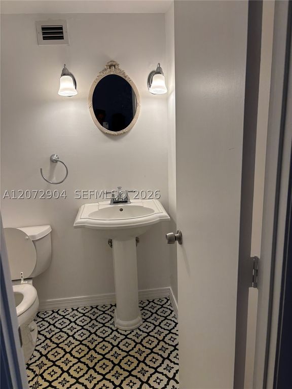 801 Three Islands Blvd 301, Hallandale Beach, FL 33009