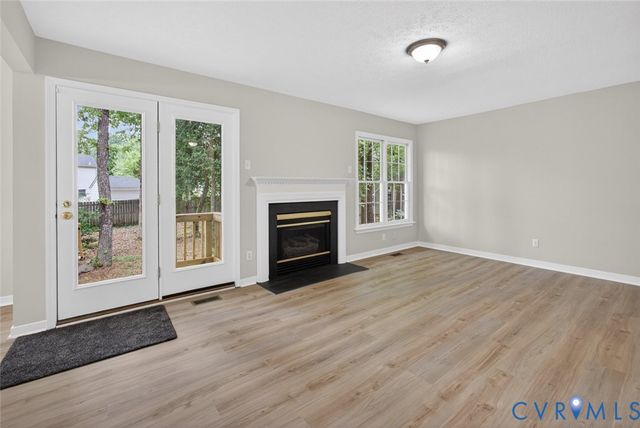 8405 Wilshire Pl, Glen Allen, VA 23060