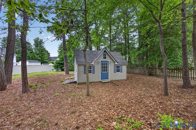 8405 Wilshire Pl, Glen Allen, VA 23060