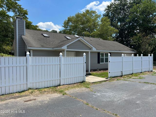 900 Oriental Avenue, Kinston, NC 28504