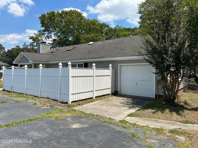 900 Oriental Avenue, Kinston, NC 28504