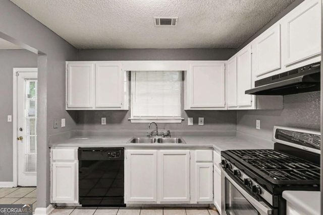 182 Summer Lake Drive SW, Marietta, GA 30060