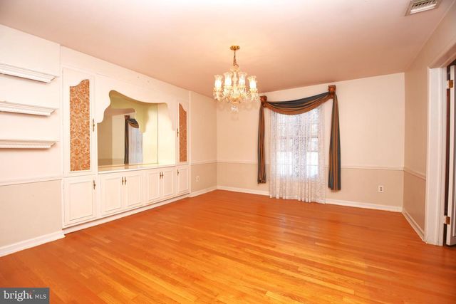 1850 BRIARCLIFF TER, Allentown, PA 18103